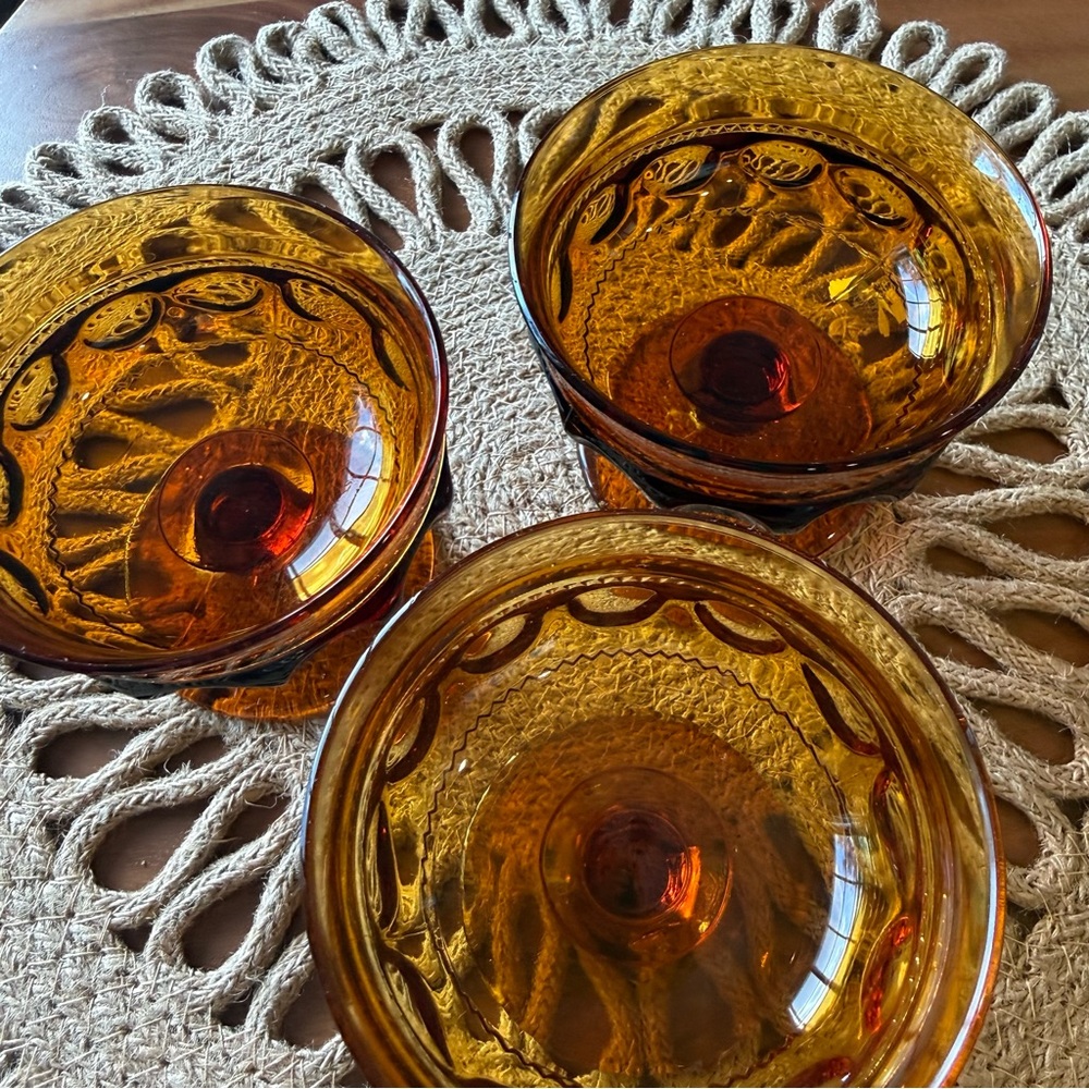 Amber vintage Glass Goblet Set - Picture 4 of 10